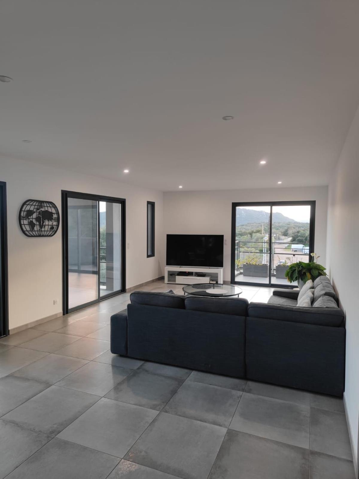 Bel Appartement Spacieux A Porto-Vecchio, 10Min A Pieds Du Centre Ville Extérieur photo